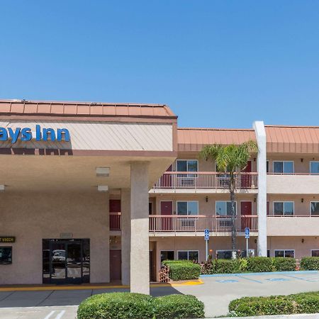 Days Inn By Wyndham Ontario Airport Bagian luar foto